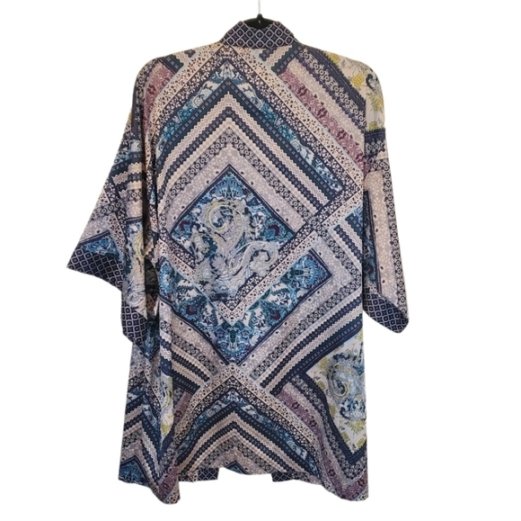 Victoria Secret Flowy Kimono Robe - Picture 2 of 4